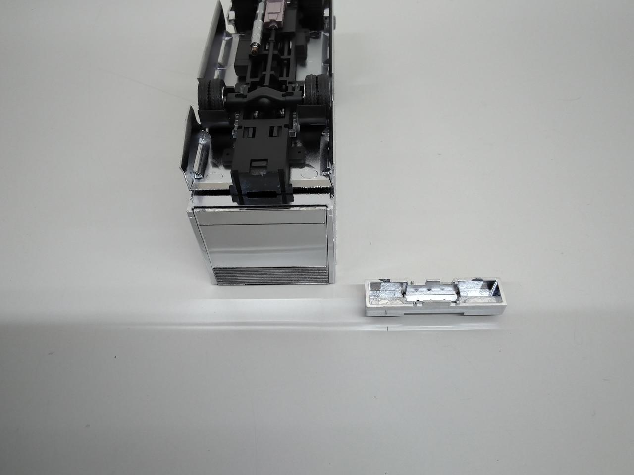 接着剥がれにより取れます