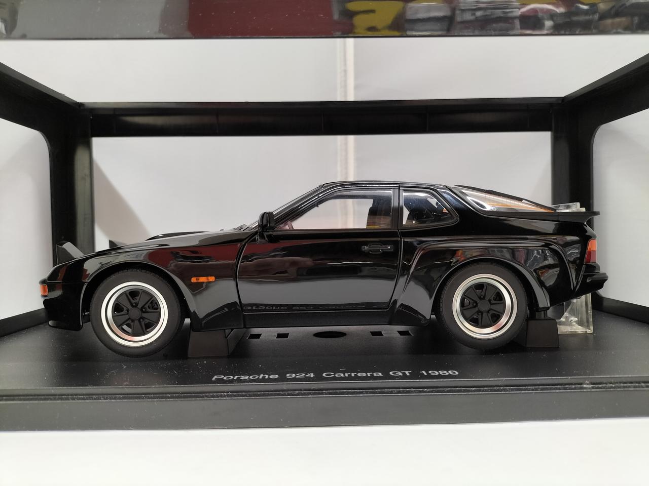 ミニカー AUTOart Porsche 924 Carrera GT 1980 1:18 ミニカー AUTOart 1/18 PORSCHE 924 Carrera GT 1/18 AUTOart ポルシェ