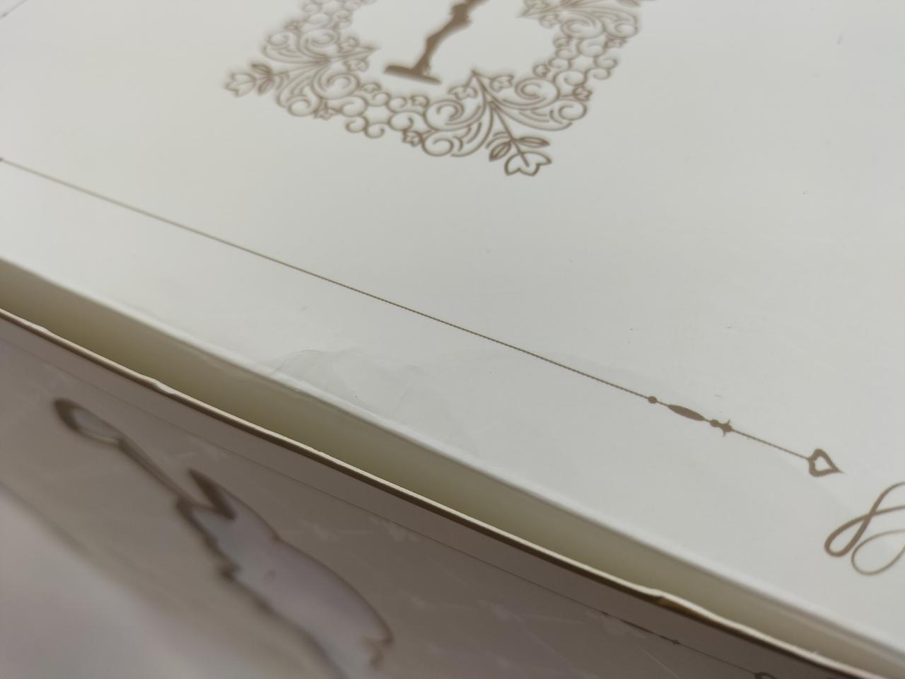 箱ダメージあり