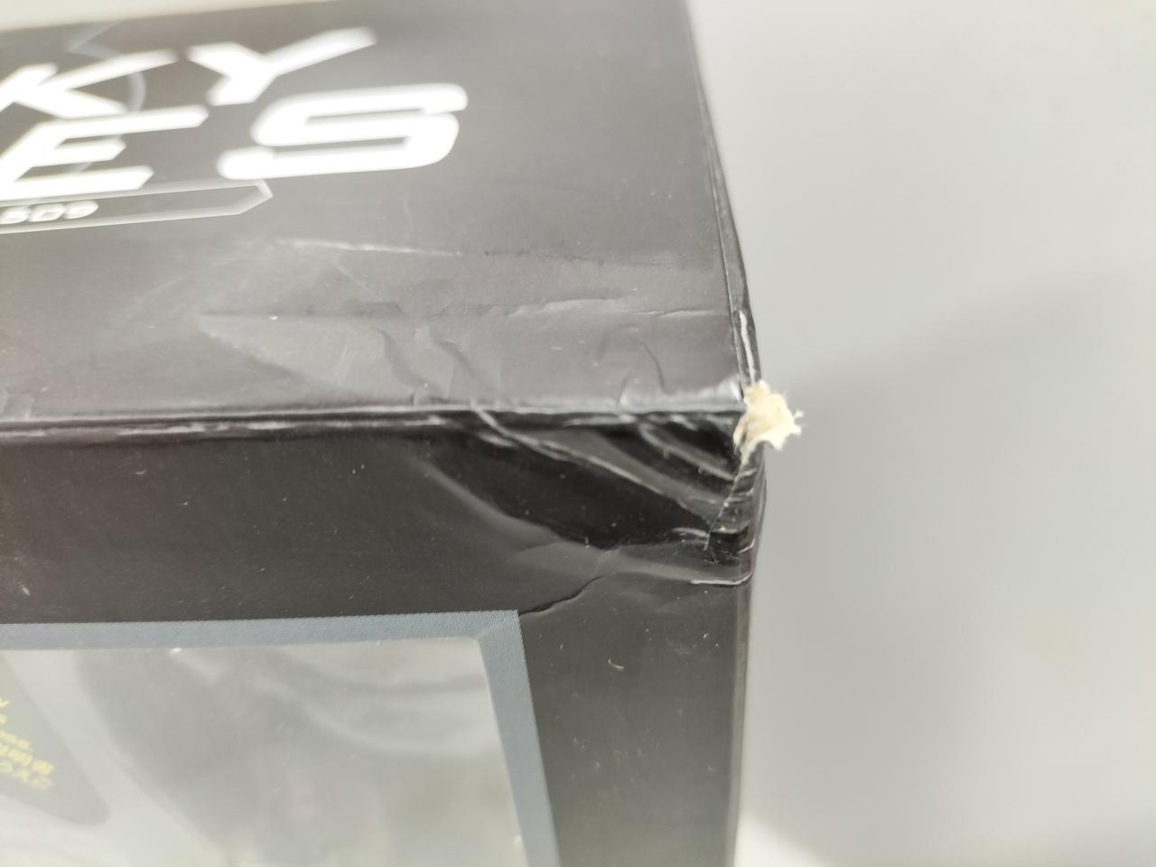 箱にダメージあり