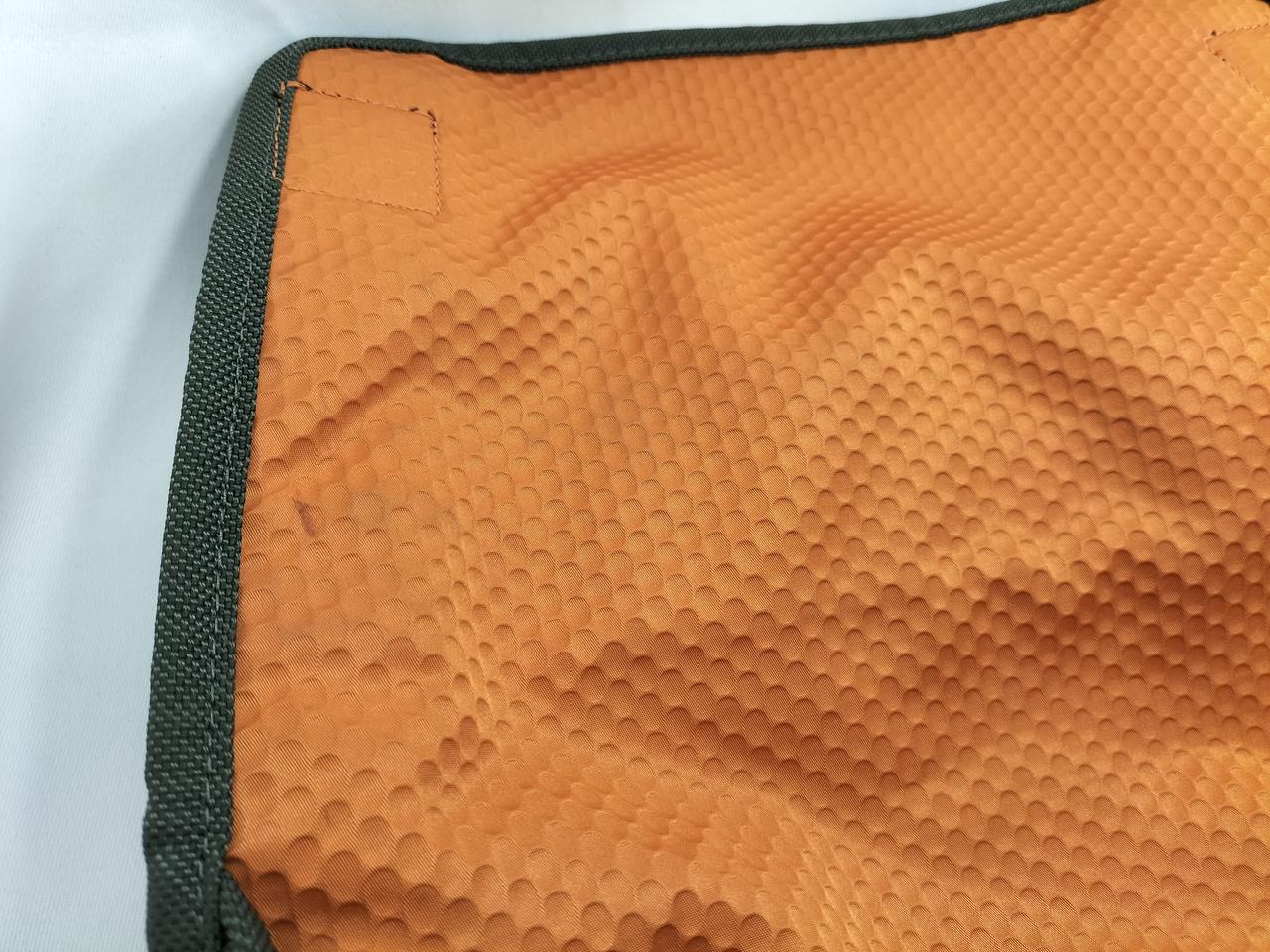 フラップ内側汚れ有