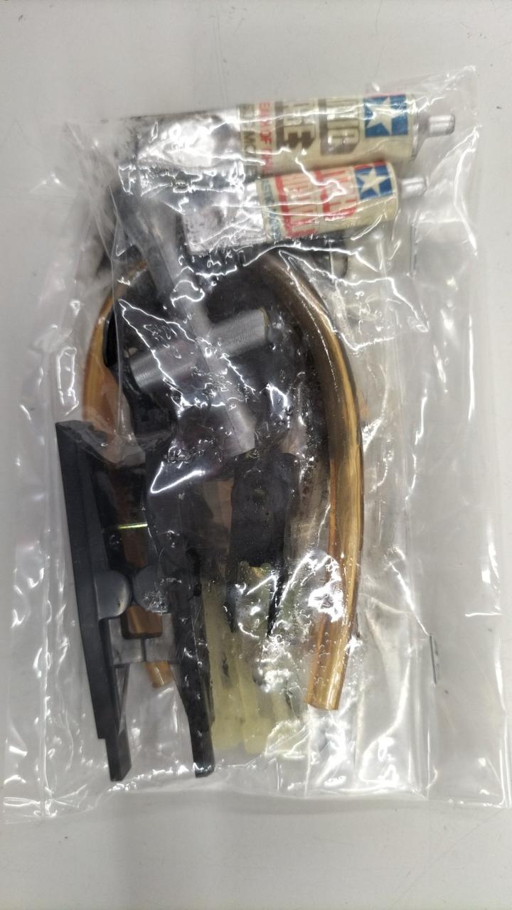 中の一部のパーツが劣化しています。
