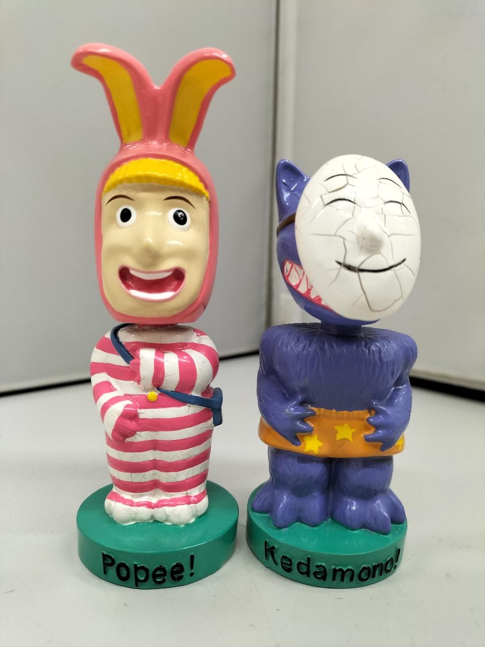 塗装部分ひび割れあり