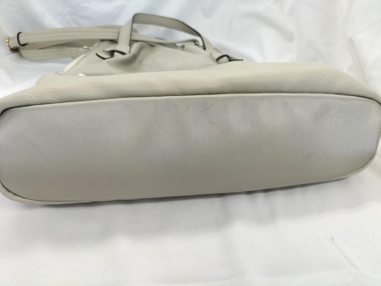 角スレはありませんが底に汚れ有