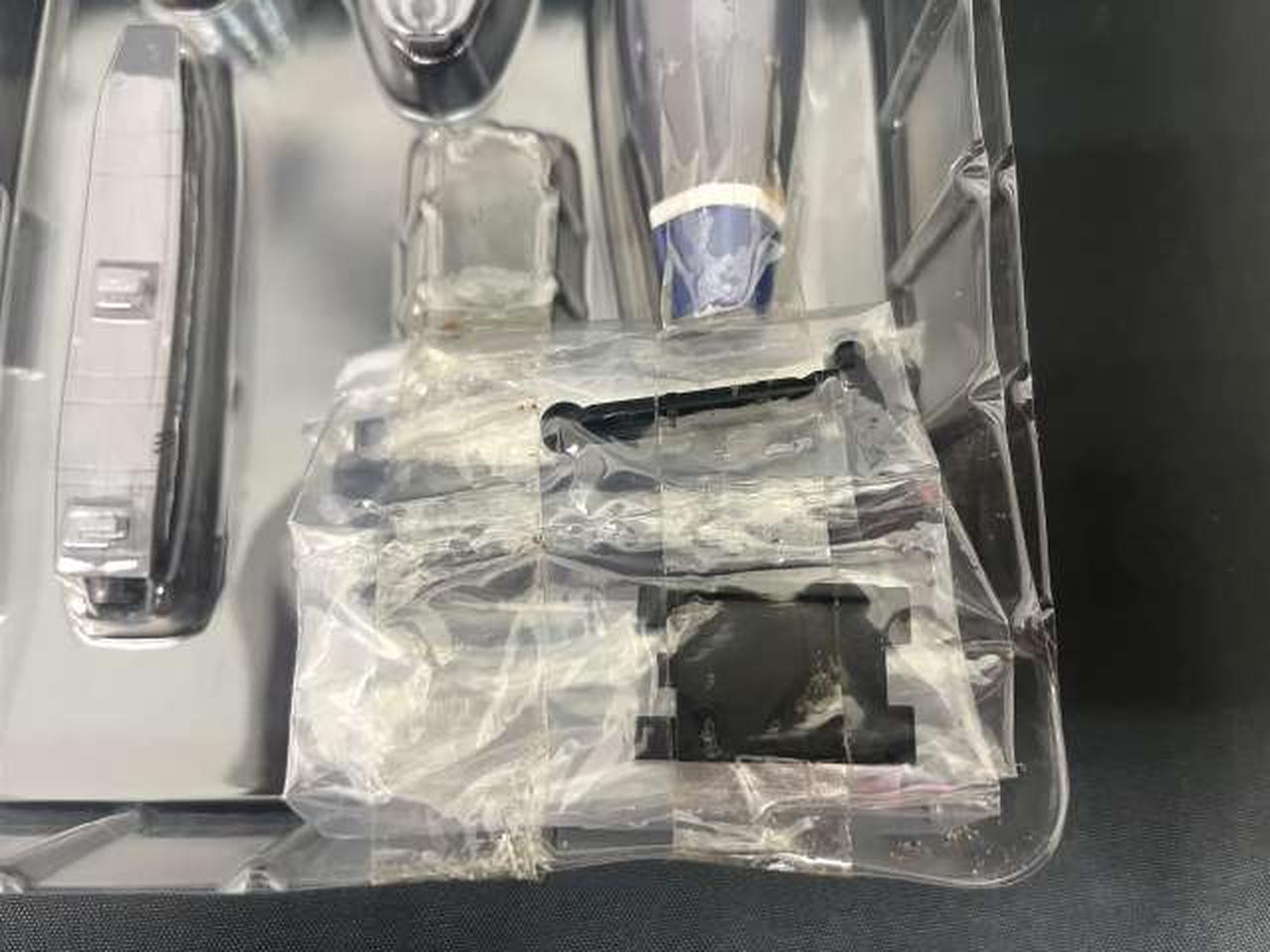 付属品のテープに汚れがあります。