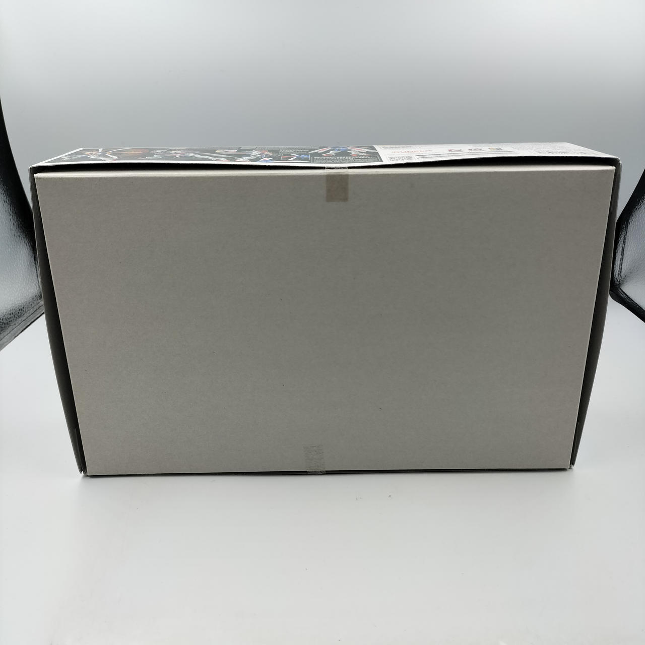 2箇所テープ止めされてます