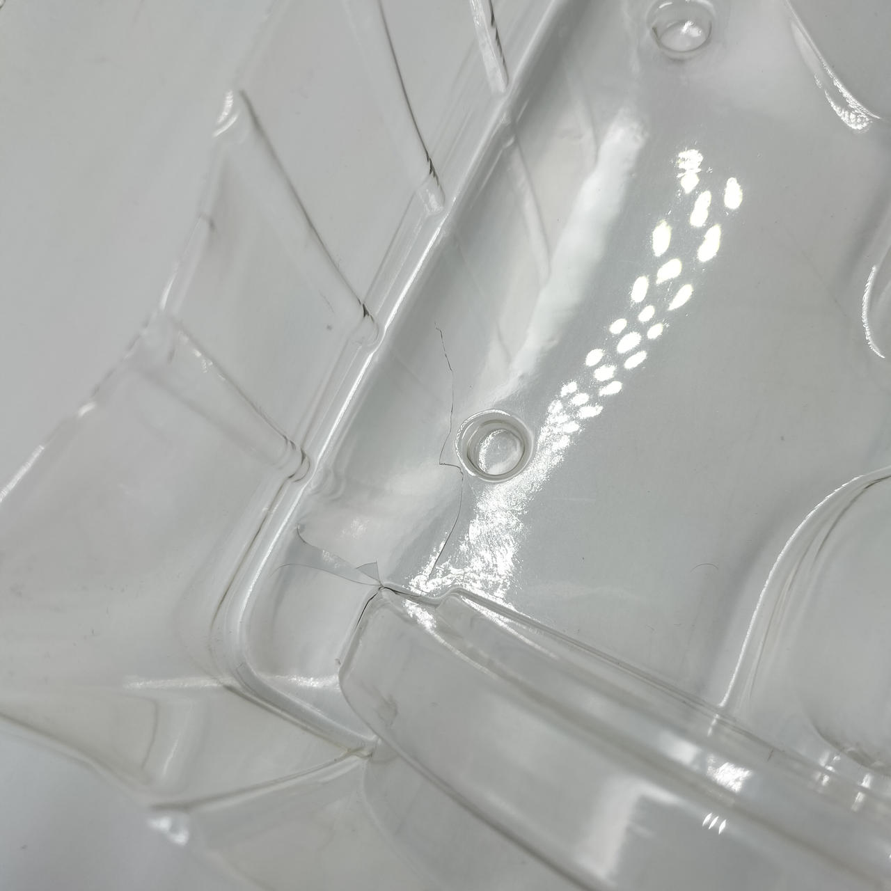 全面ブリスター、左下割れあり