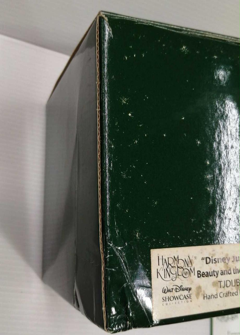 箱にダメージがあります