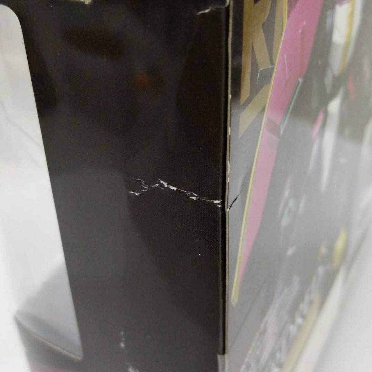 未開封ですが箱にダメージあり