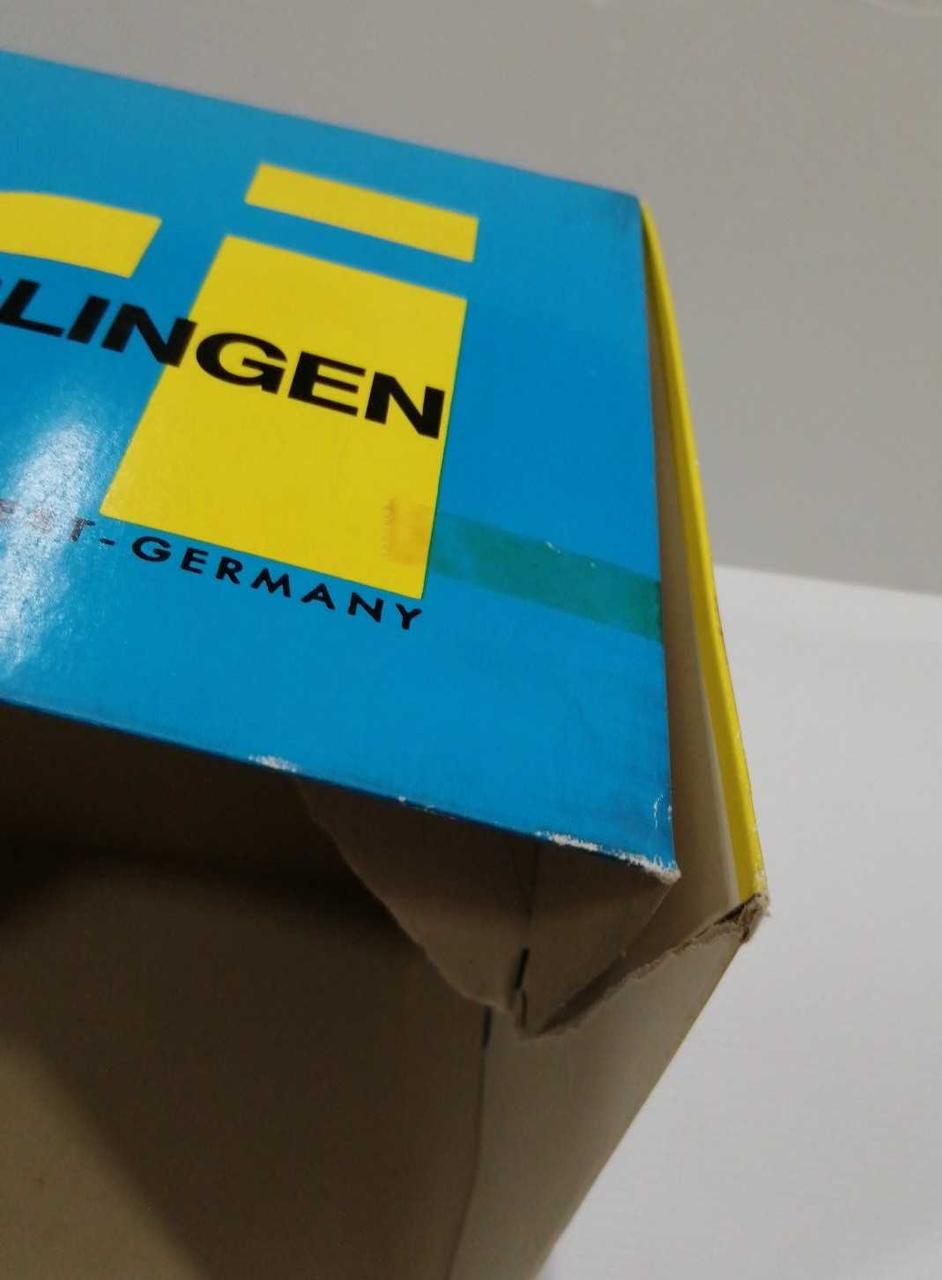 外箱にダメージがあります