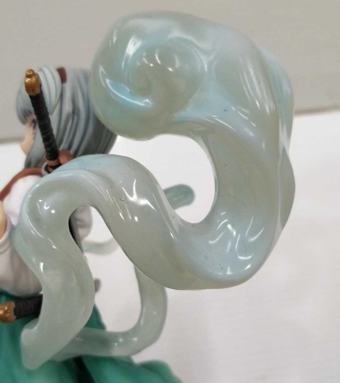 経年劣化による変色と思われます。