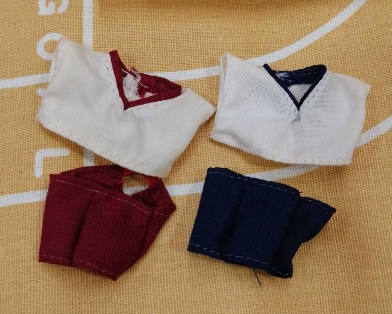 少し黄ばんでいます