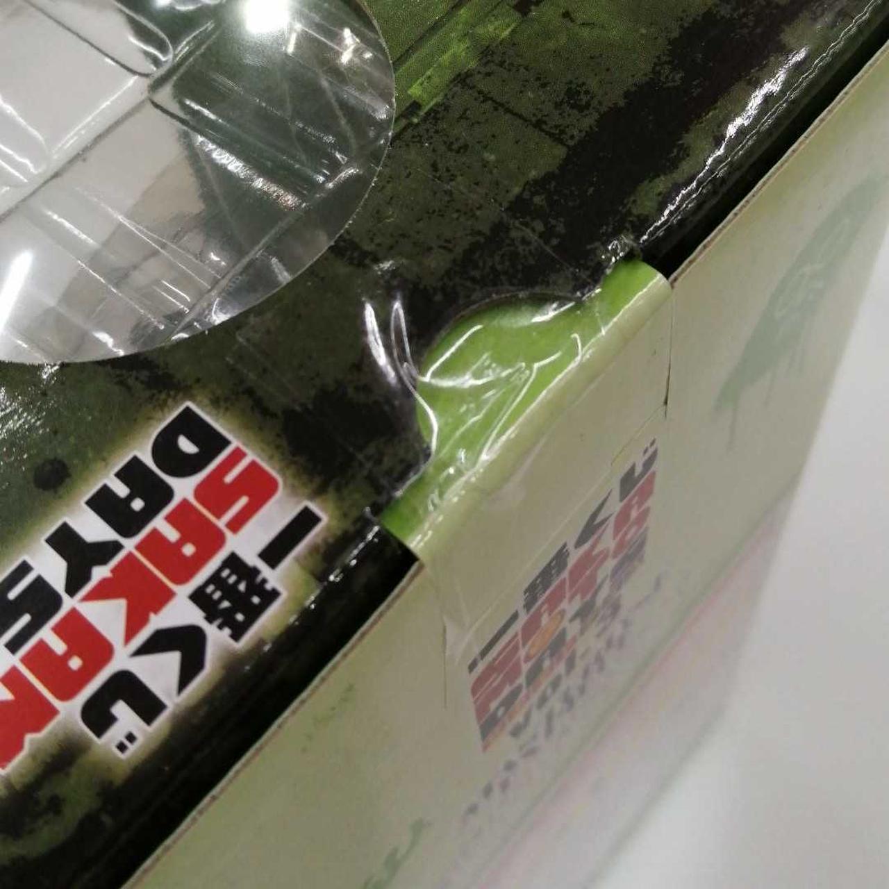 メーカーチェックの開封跡がみえます。