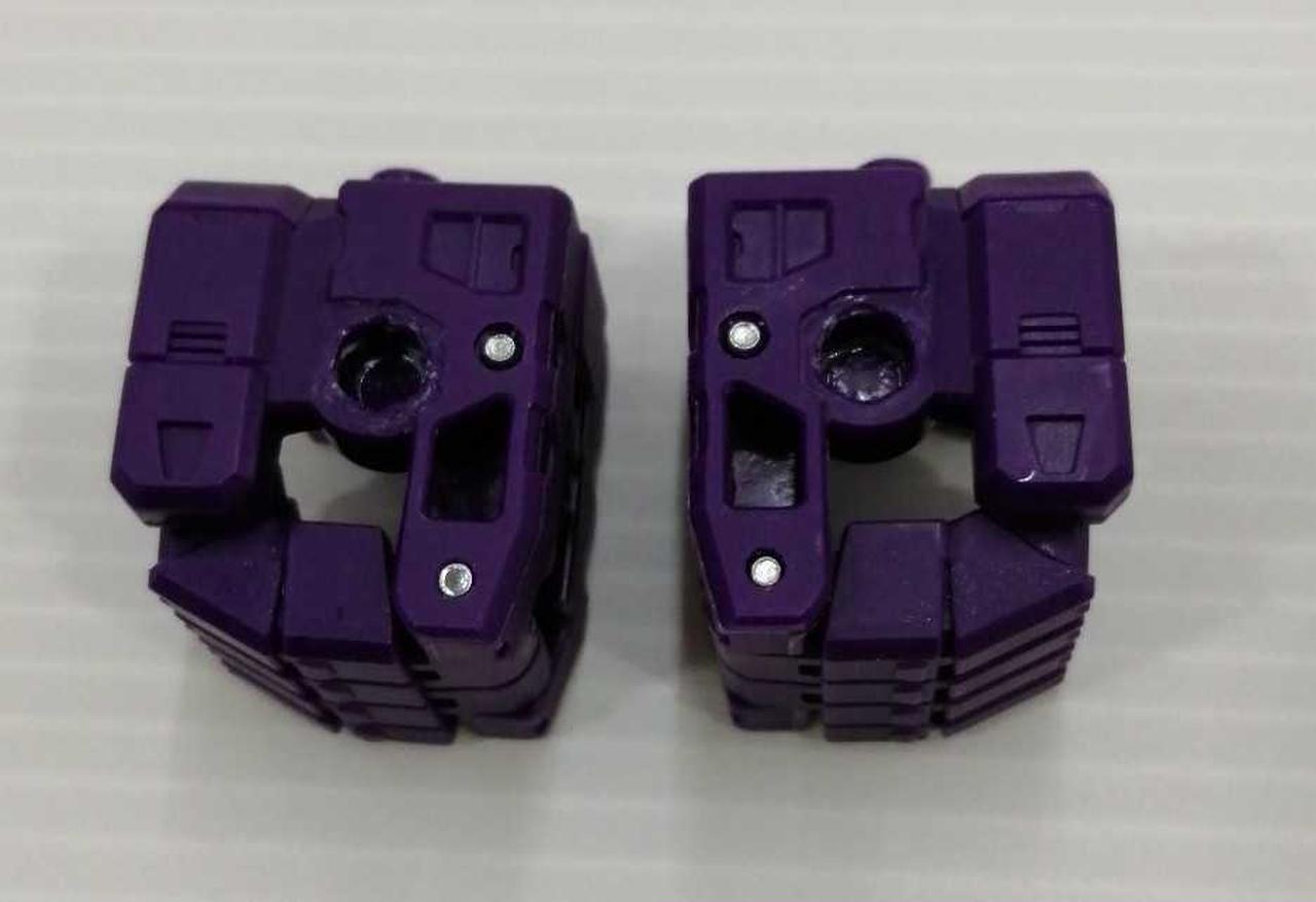 穴の部分に変色があります。