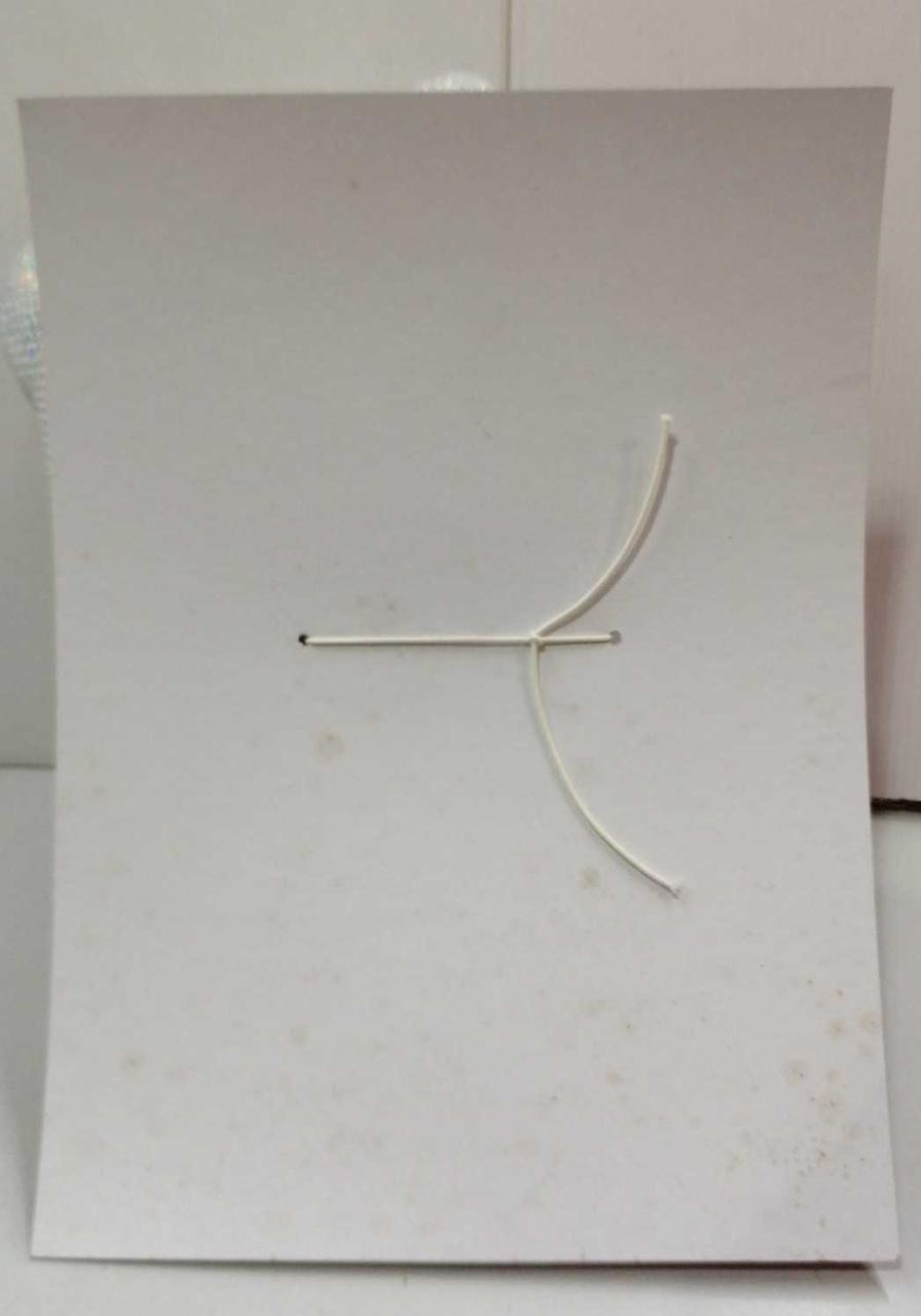 固定してある厚紙にダメージあり