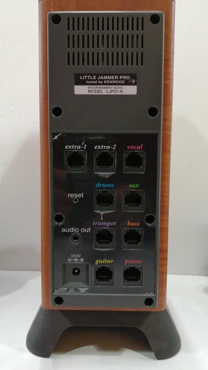 スピーカーより異音あり