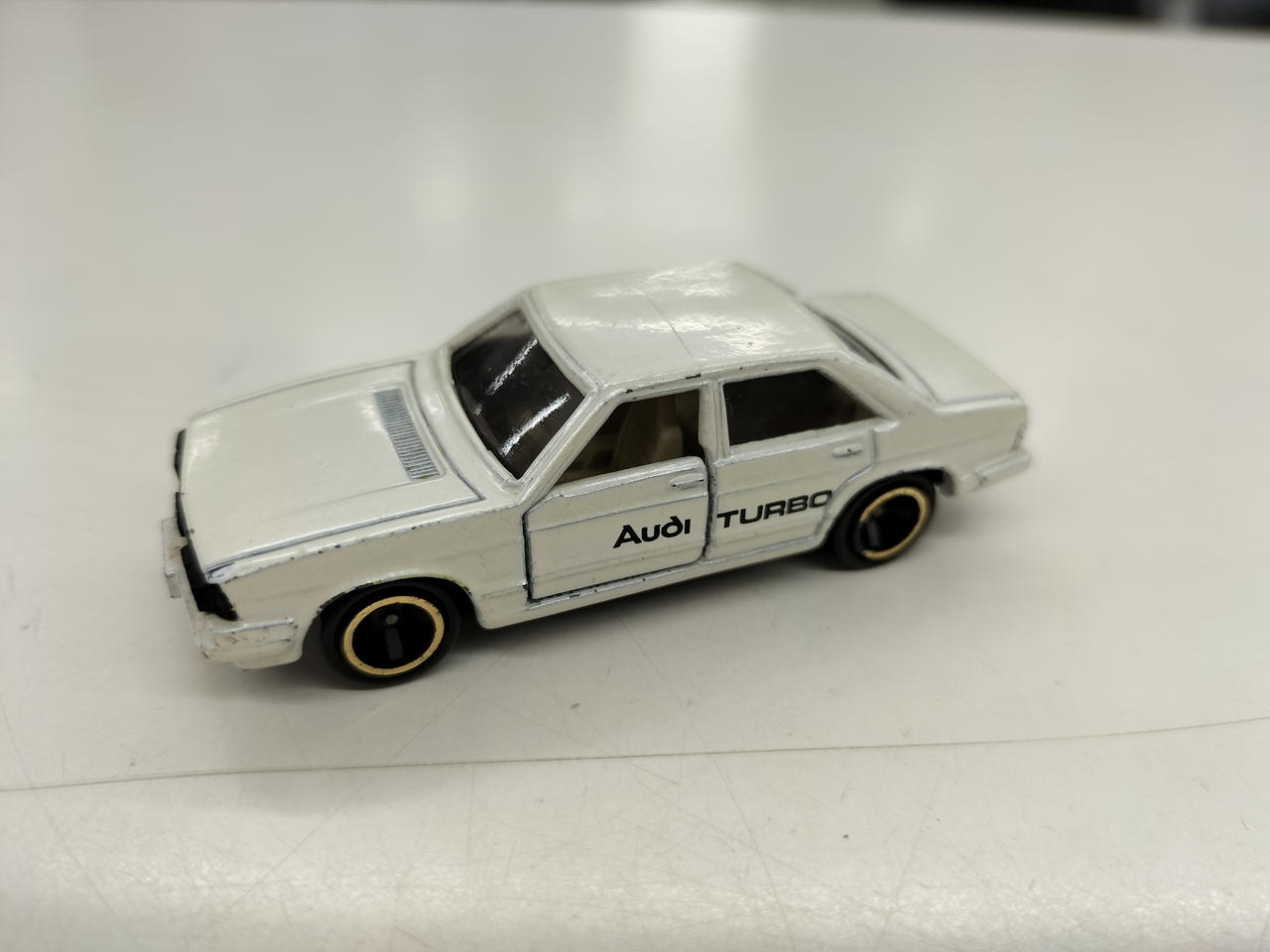 トミカ 外国車シリーズ フランス セット 81/3 発売 トミカ 外国車シリーズ国別セット | トミカ｜ギフトセット一覧