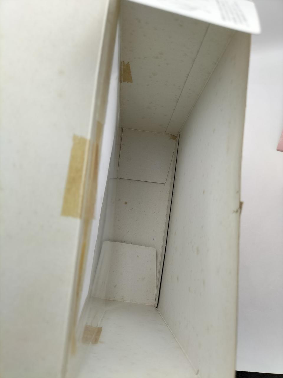 箱内側汚れ有
