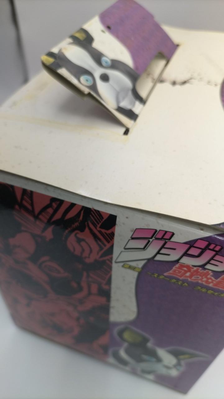 一部テープが剥がれています。