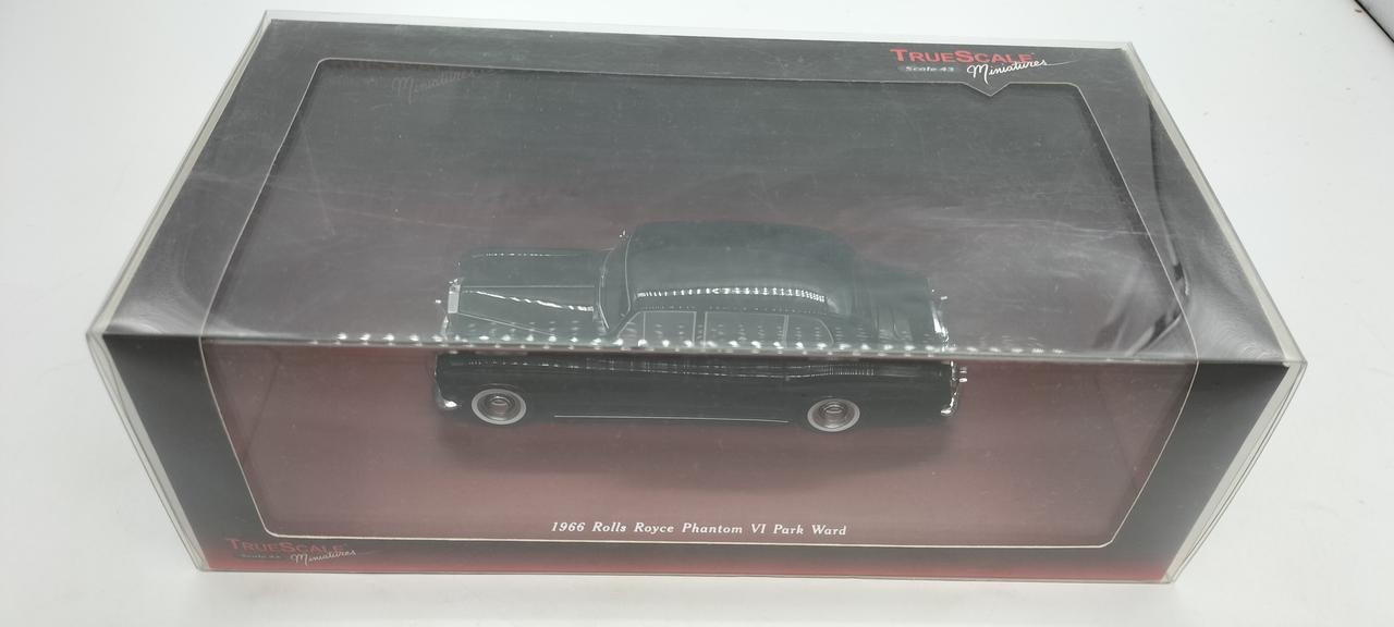 専用のスリーブケースが付属します。