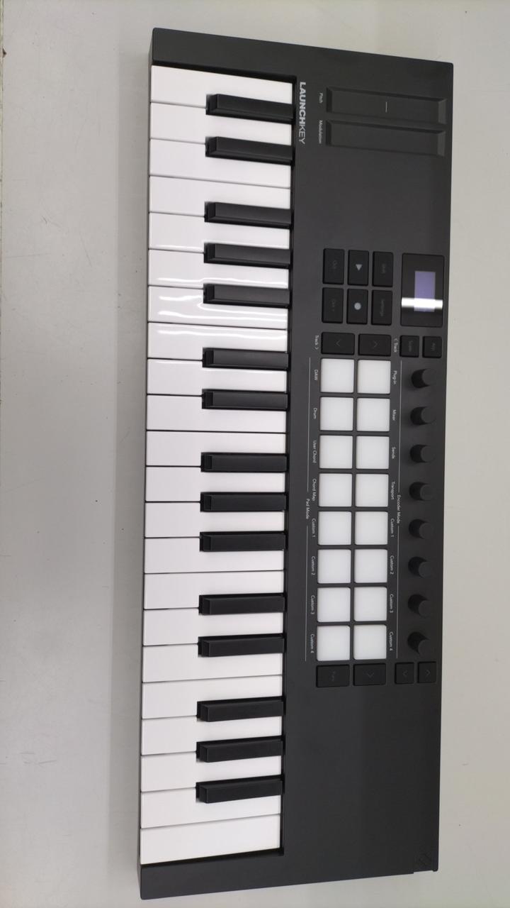 〇毎日値下げ〇 novation LAUNCHKEY MIDIキーボード Novationの最新・多機能MIDIキーボードLaunchkey mk4が入荷しま