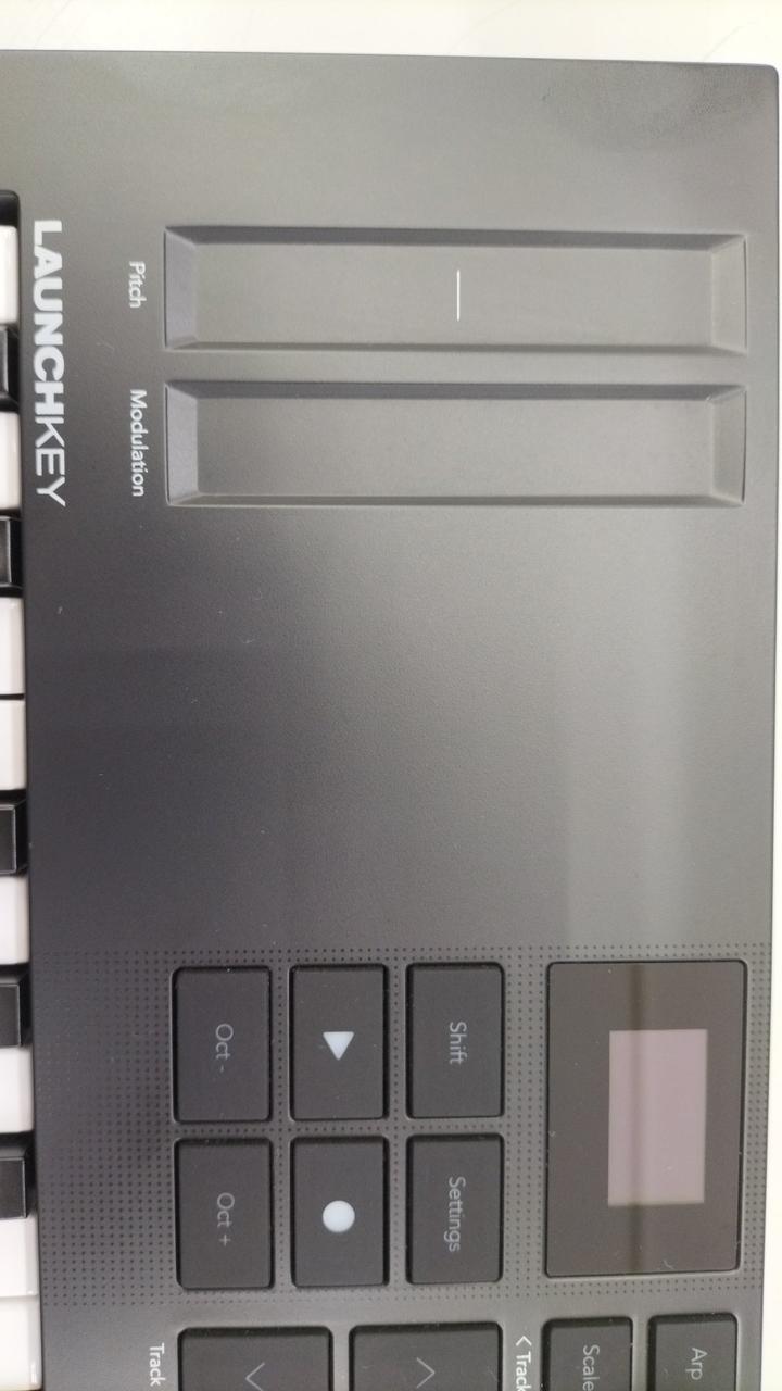 未使用 NOVATION MIDIキーボード 10-25082105 未使用 NOVATION MIDIキーボード 10-25082105