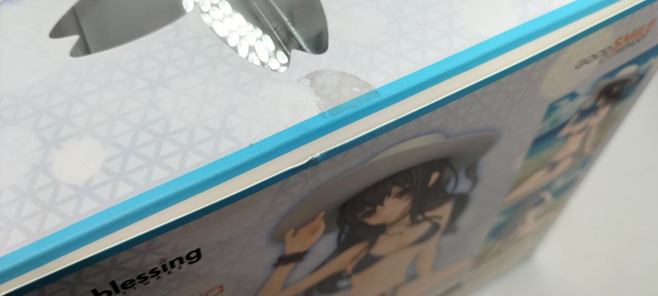 箱にテープ跡あり