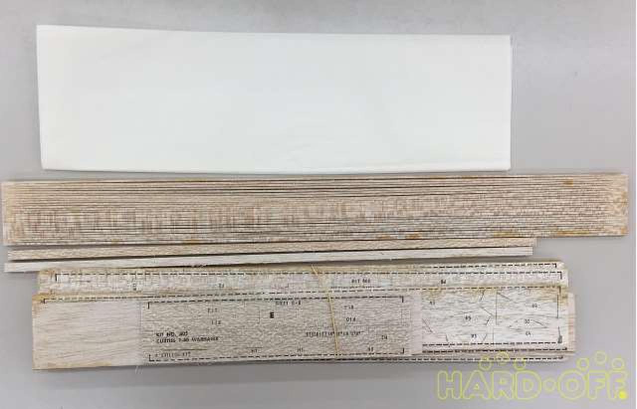 バルサ材パーツ　紙