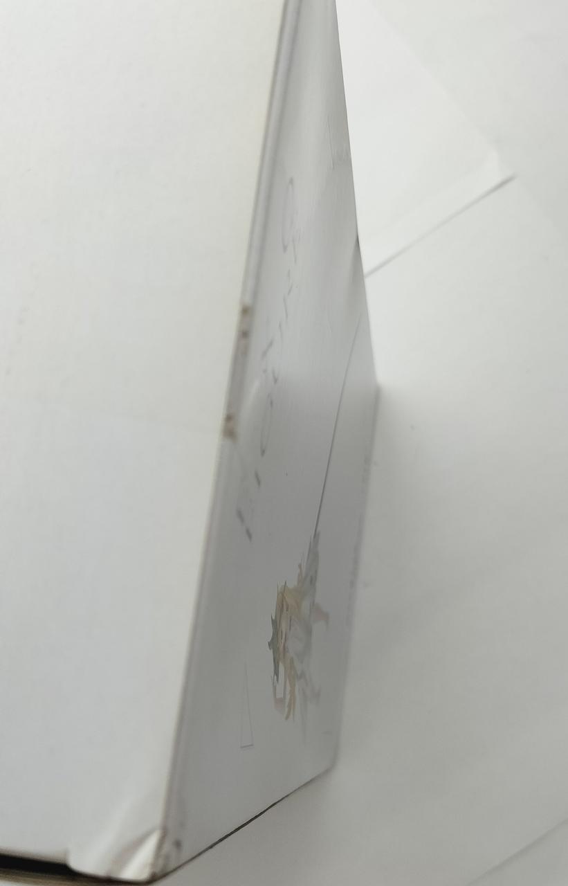 箱に少々歪みあります。