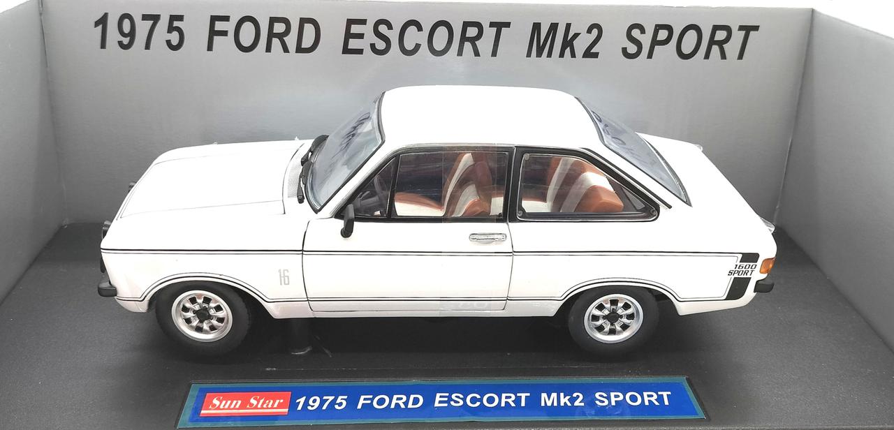 箱あり、開封済み品です。