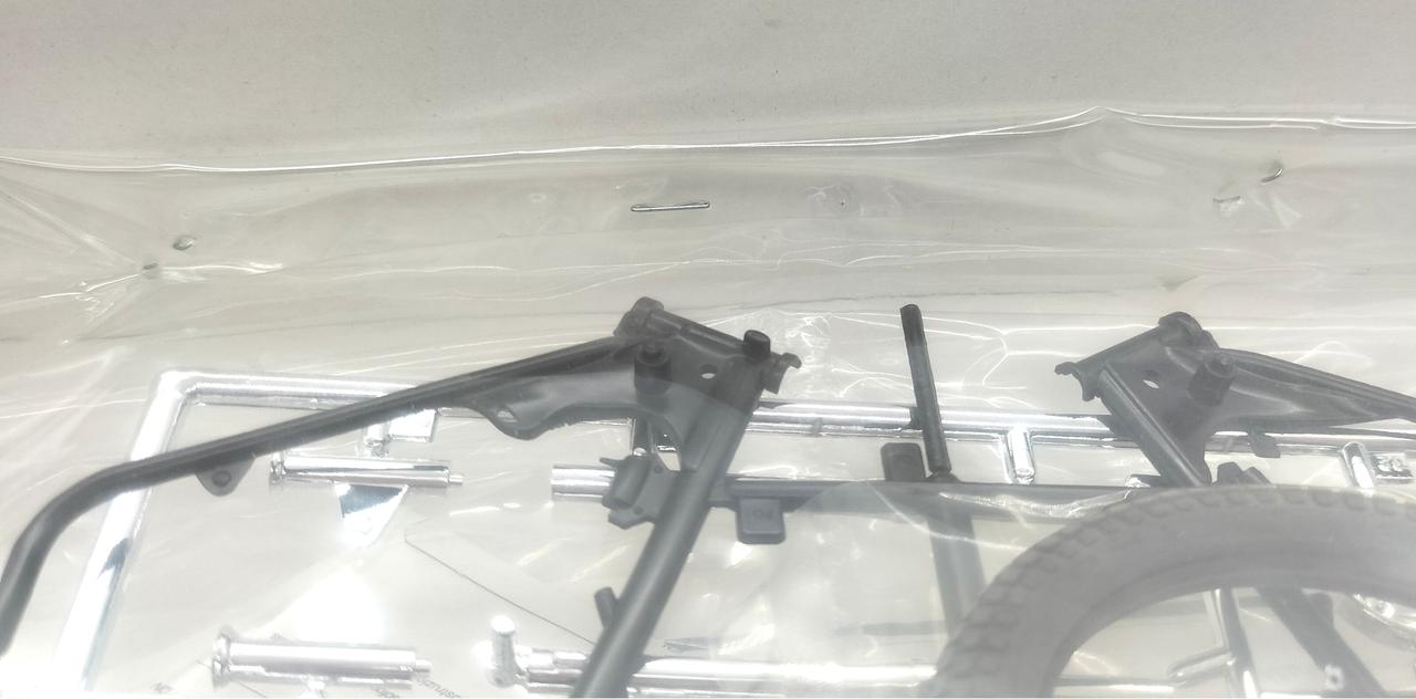 袋は箱に留められてます。