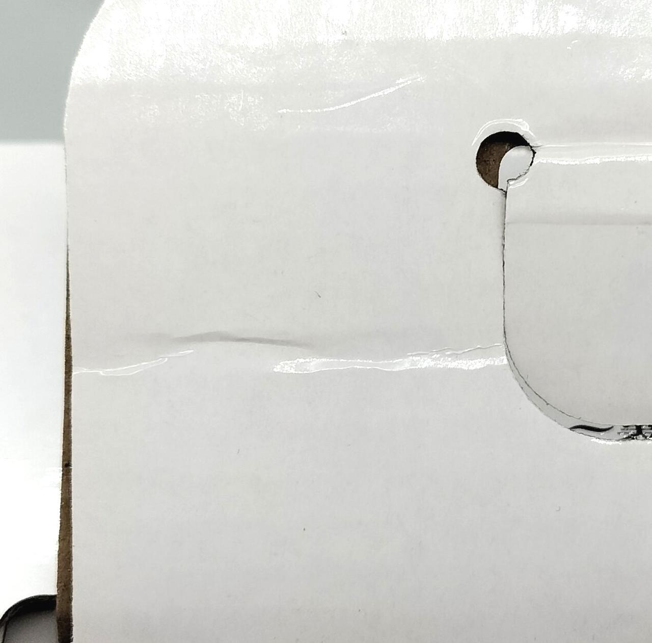 持ち手部分にキズがございます。