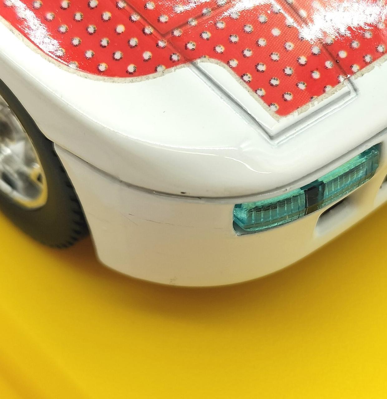 車体にキズがございます。