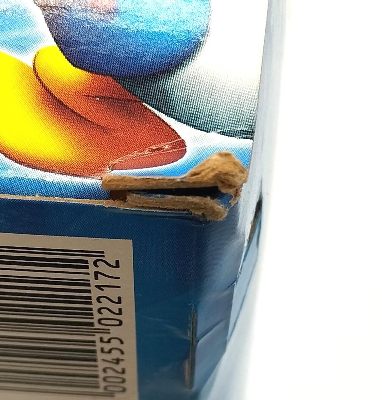 箱にキズがございます。