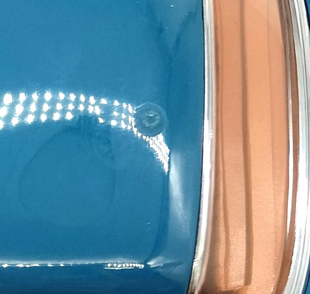 車体にキズがございます。