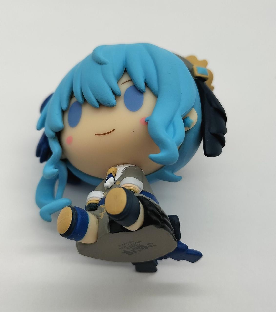 顔に少し汚れあります