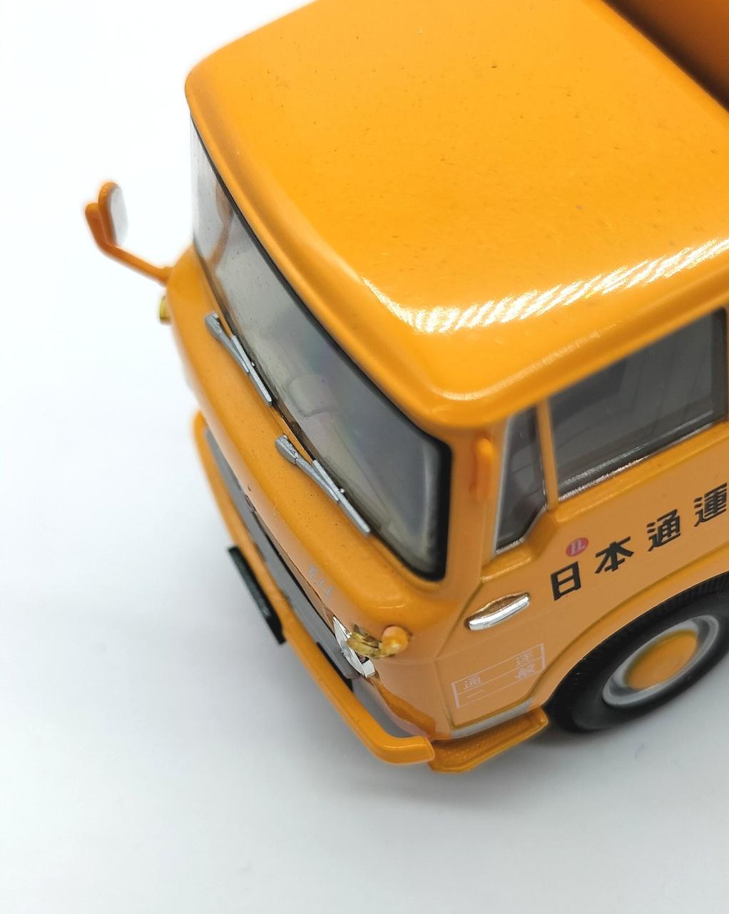 片側ミラー破損してます