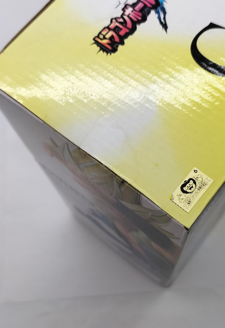 箱にシミ汚れあります