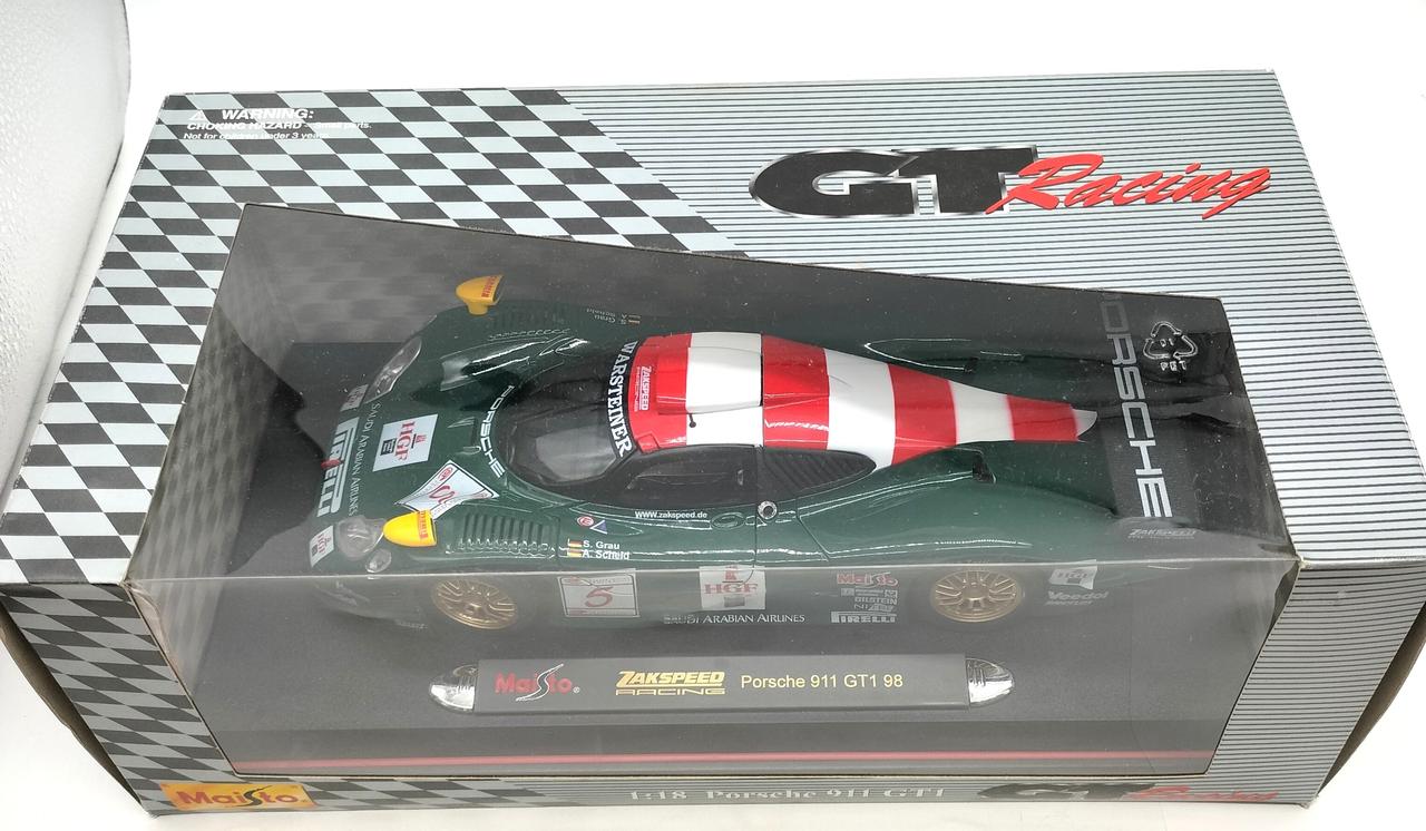 箱にキズ、擦れあり