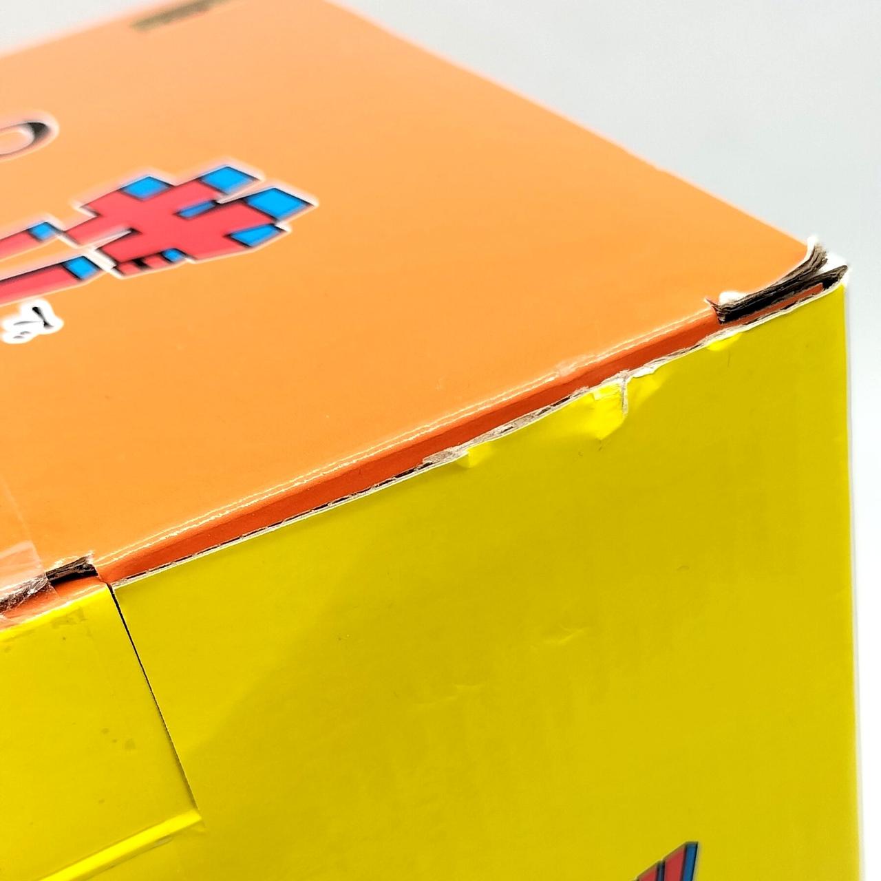 外箱にダメージあり。