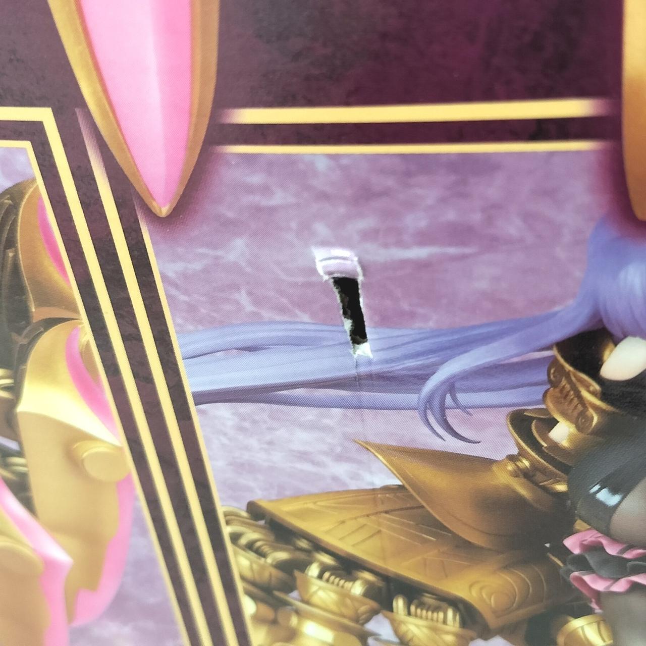 箱にダメージあります。