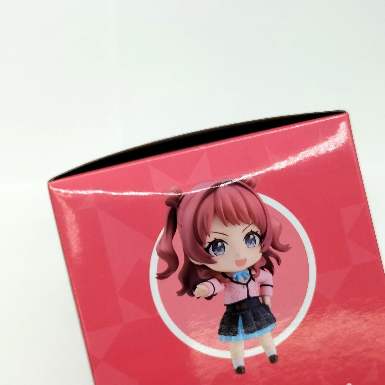 箱右側面に潰れ跡あり