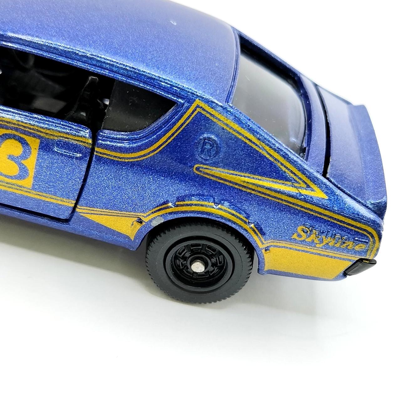 塗装剥がれがございます。