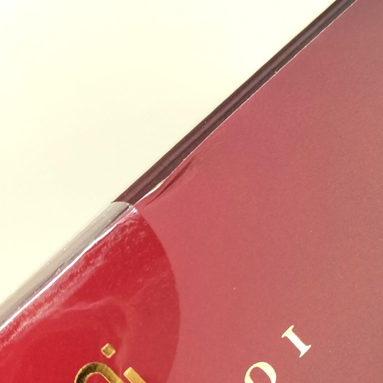 箱正面上部開け口に僅かなダメージあり