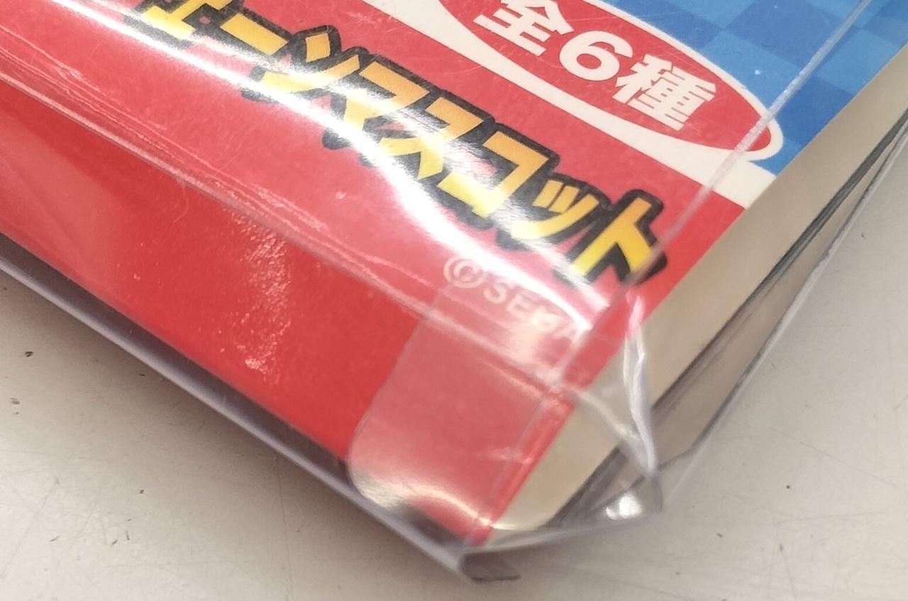 箱の角が凹んでいます。