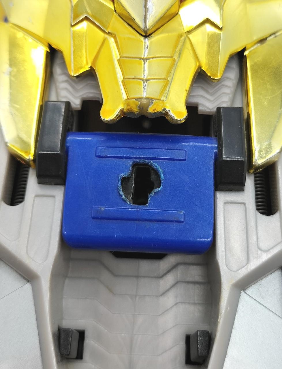 キー差し込み部にキズあり。