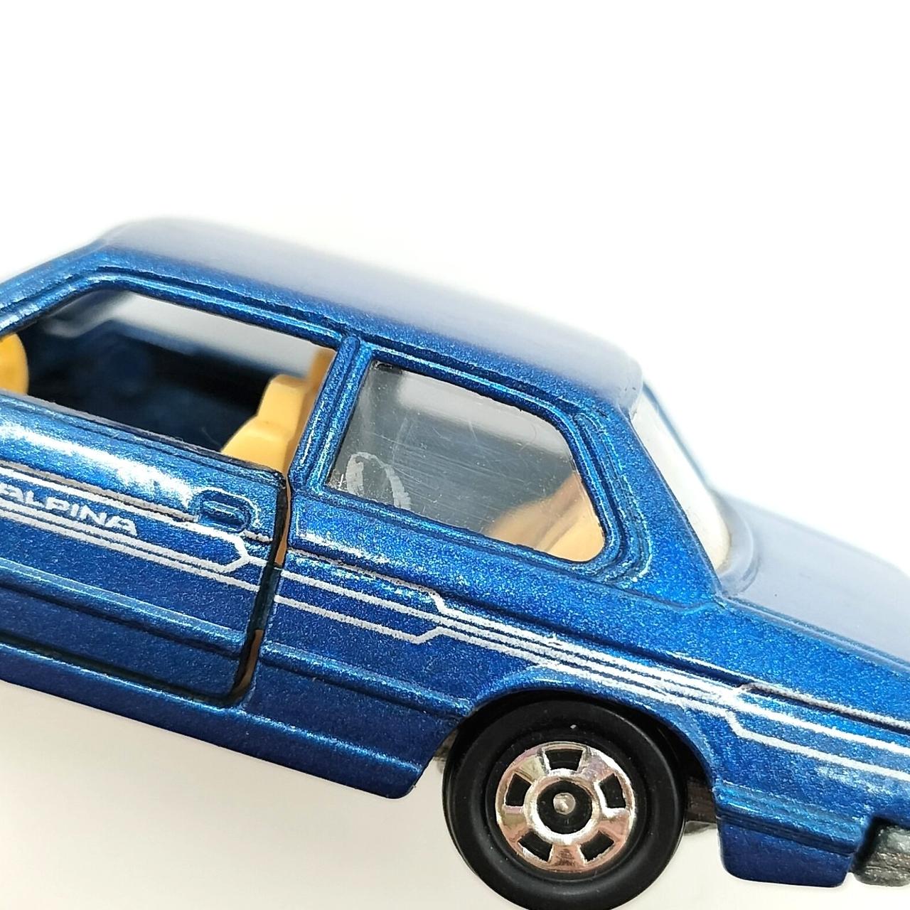 窓ガラス傷　拡大