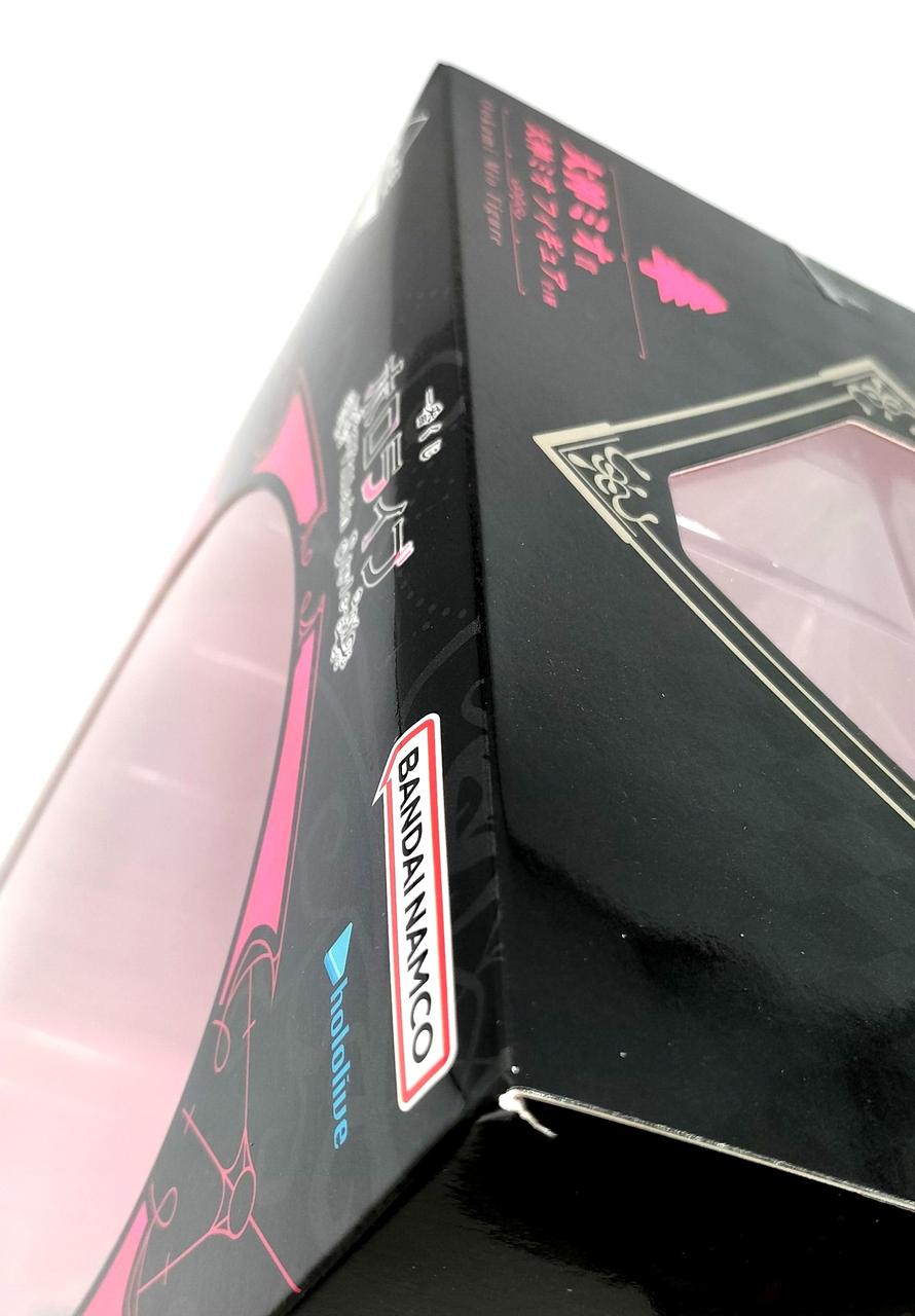 外箱正面上にややつぶれ、角にやぶけあり。