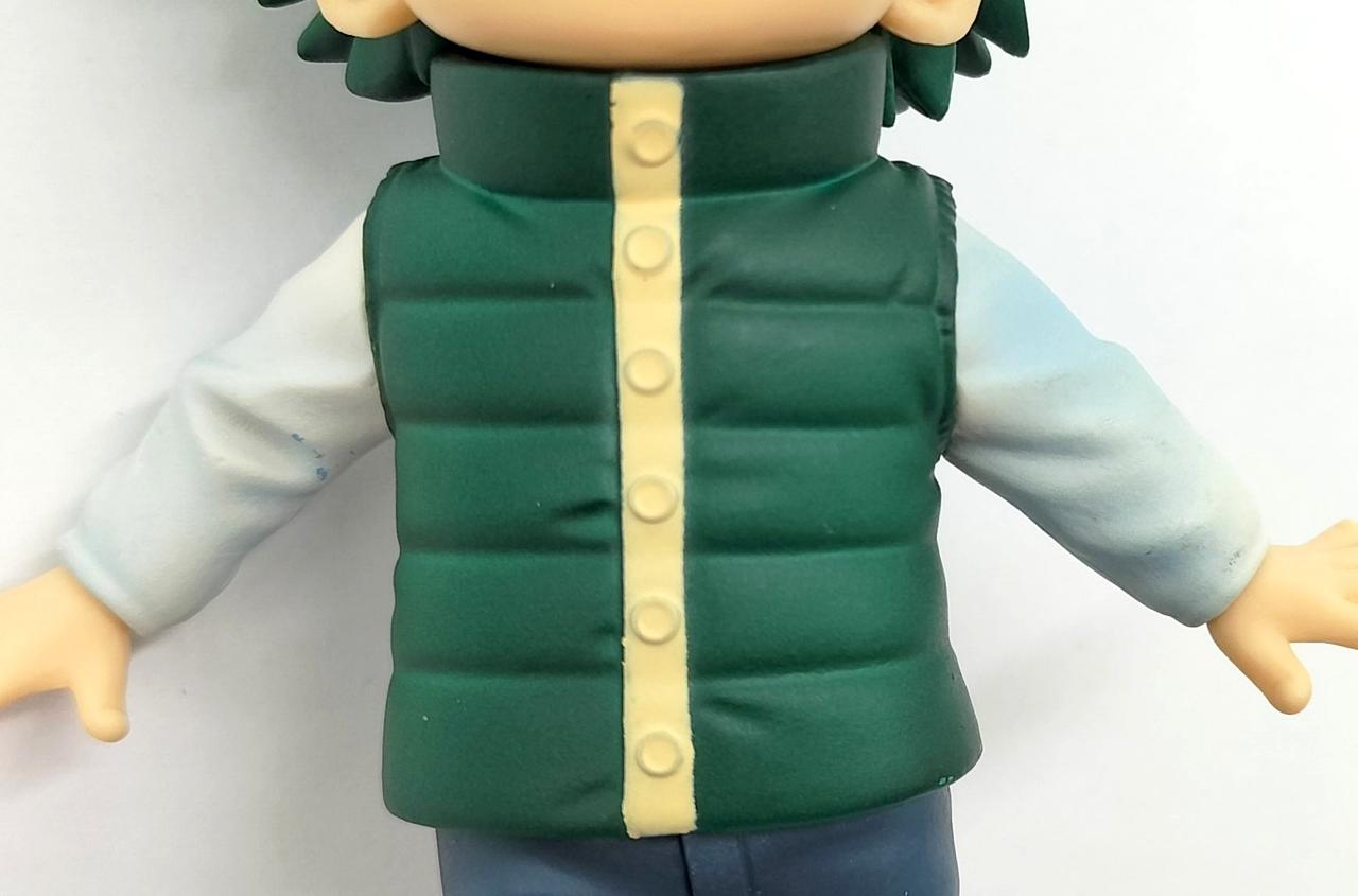 そでに汚れ、塗装剥げあり