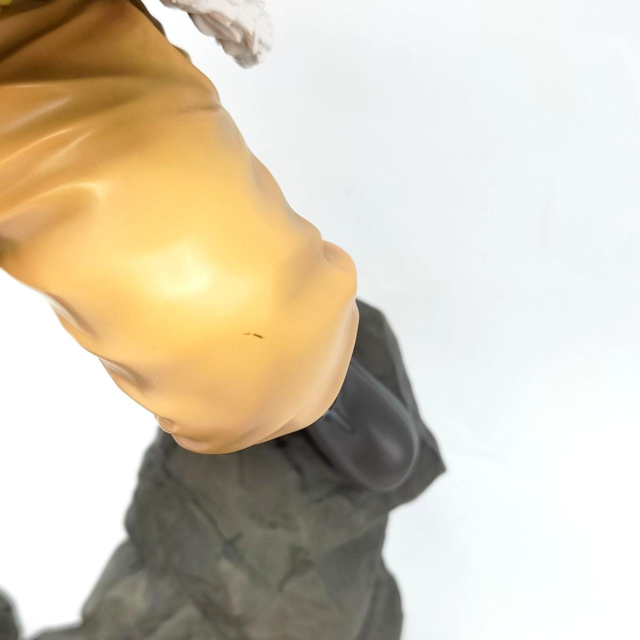 左膝に汚れあり